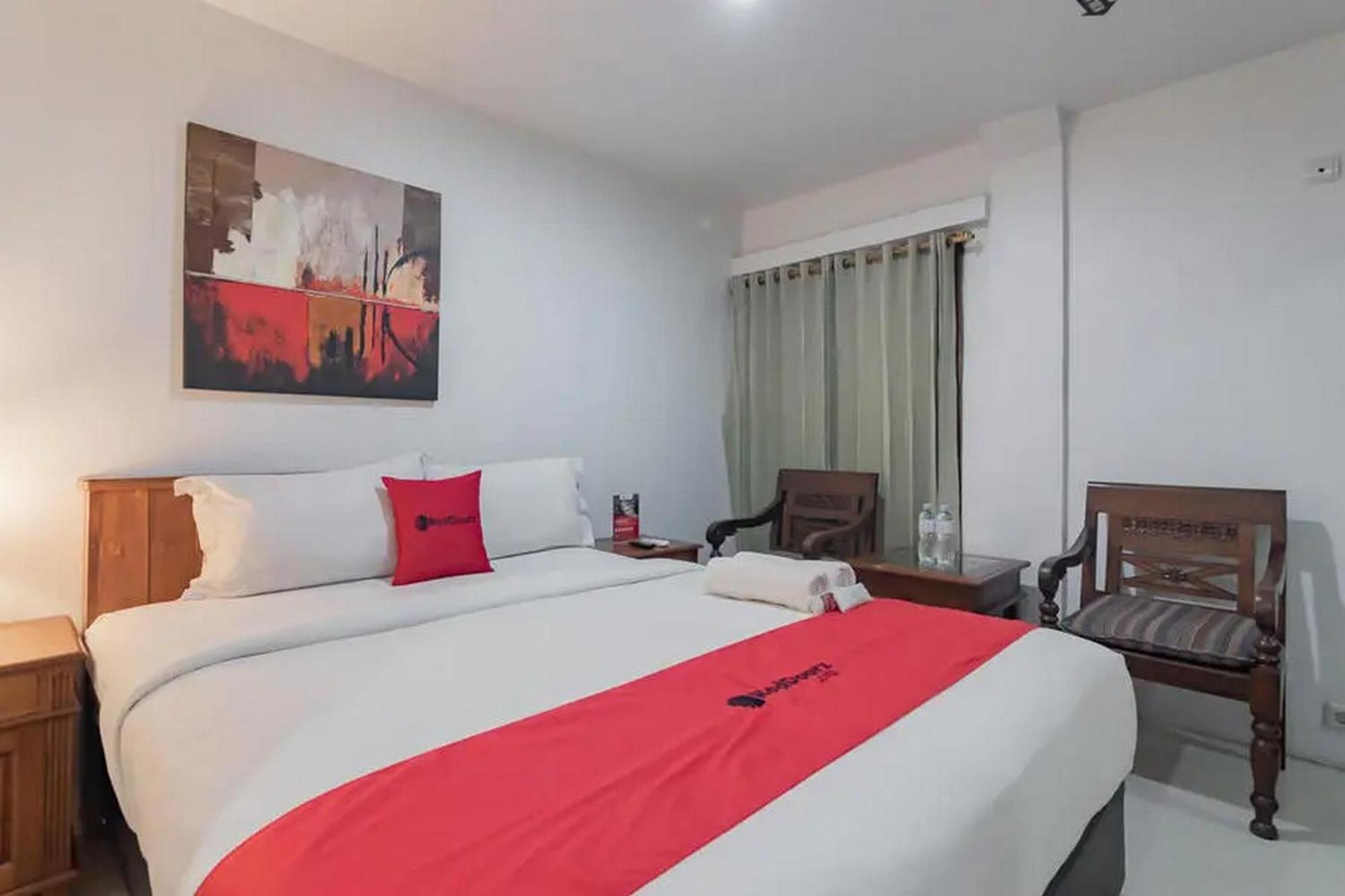 Reddoorz At Arwiga Hotel Near Rs Hasan Sadikin บันดุง ภายนอก รูปภาพ