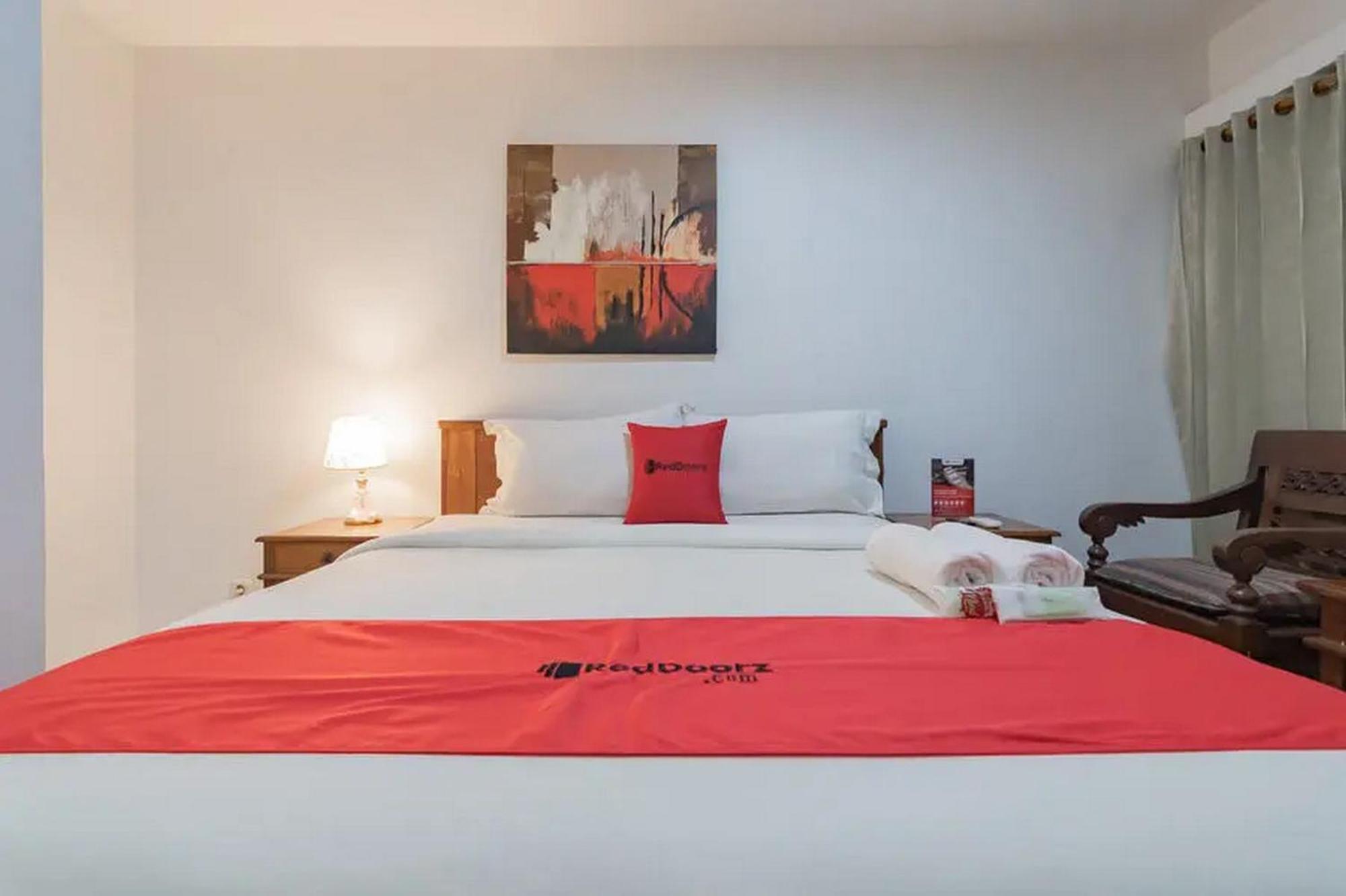 Reddoorz At Arwiga Hotel Near Rs Hasan Sadikin บันดุง ภายนอก รูปภาพ